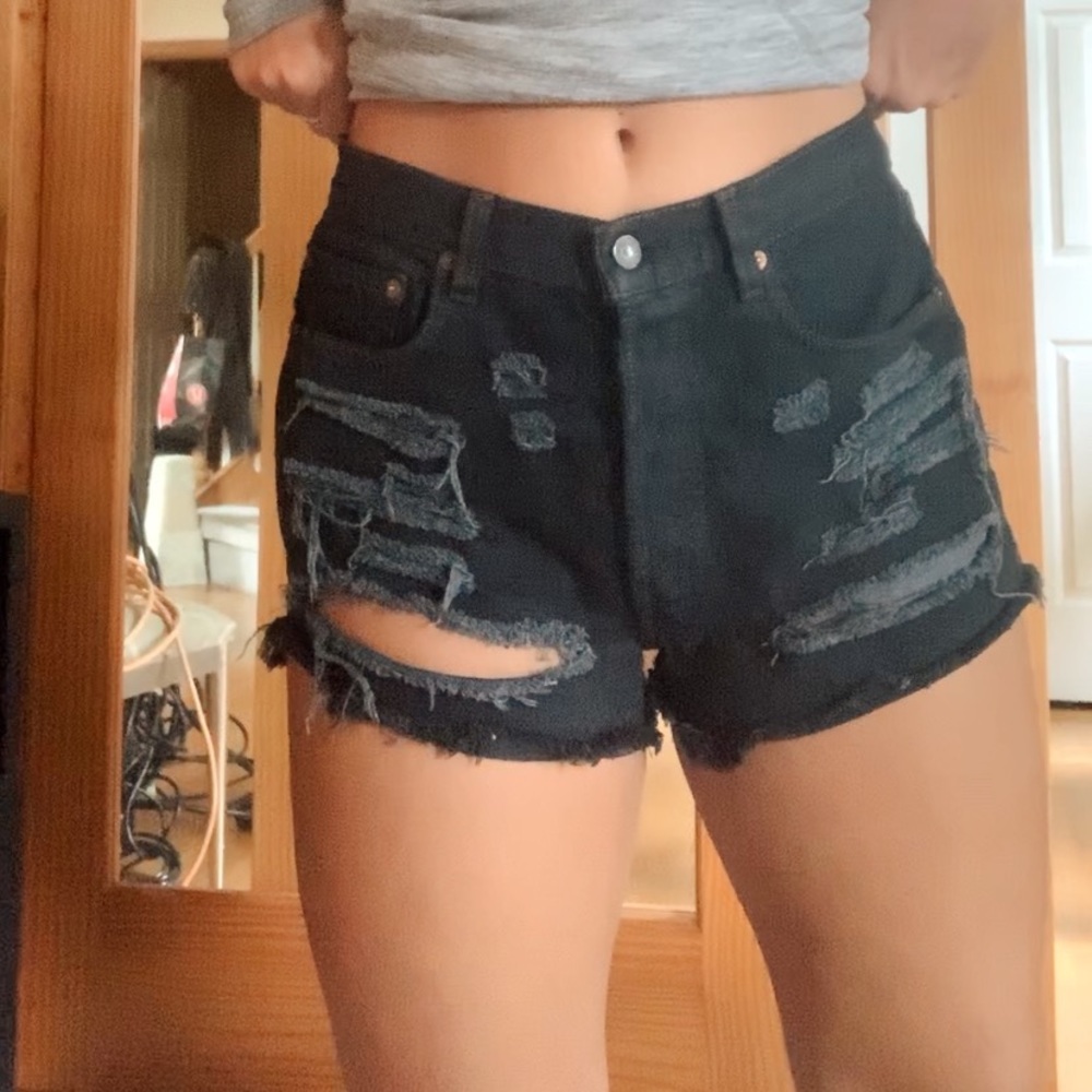 Levi Distressed High Rise Shorts - Size 6/8